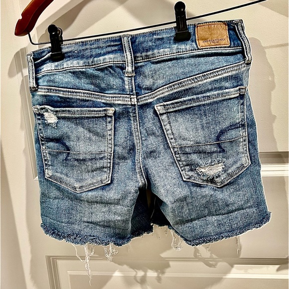 American Eagle Women's Denim Shorts Next Level Stretch Midi
Shorts Size 6 - Picture 2 of 5